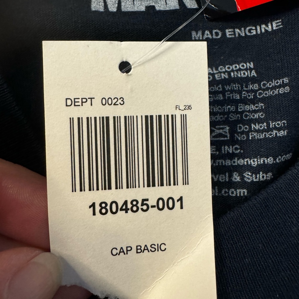Hot Topic Marvel tshirt - Picture 4 of 6